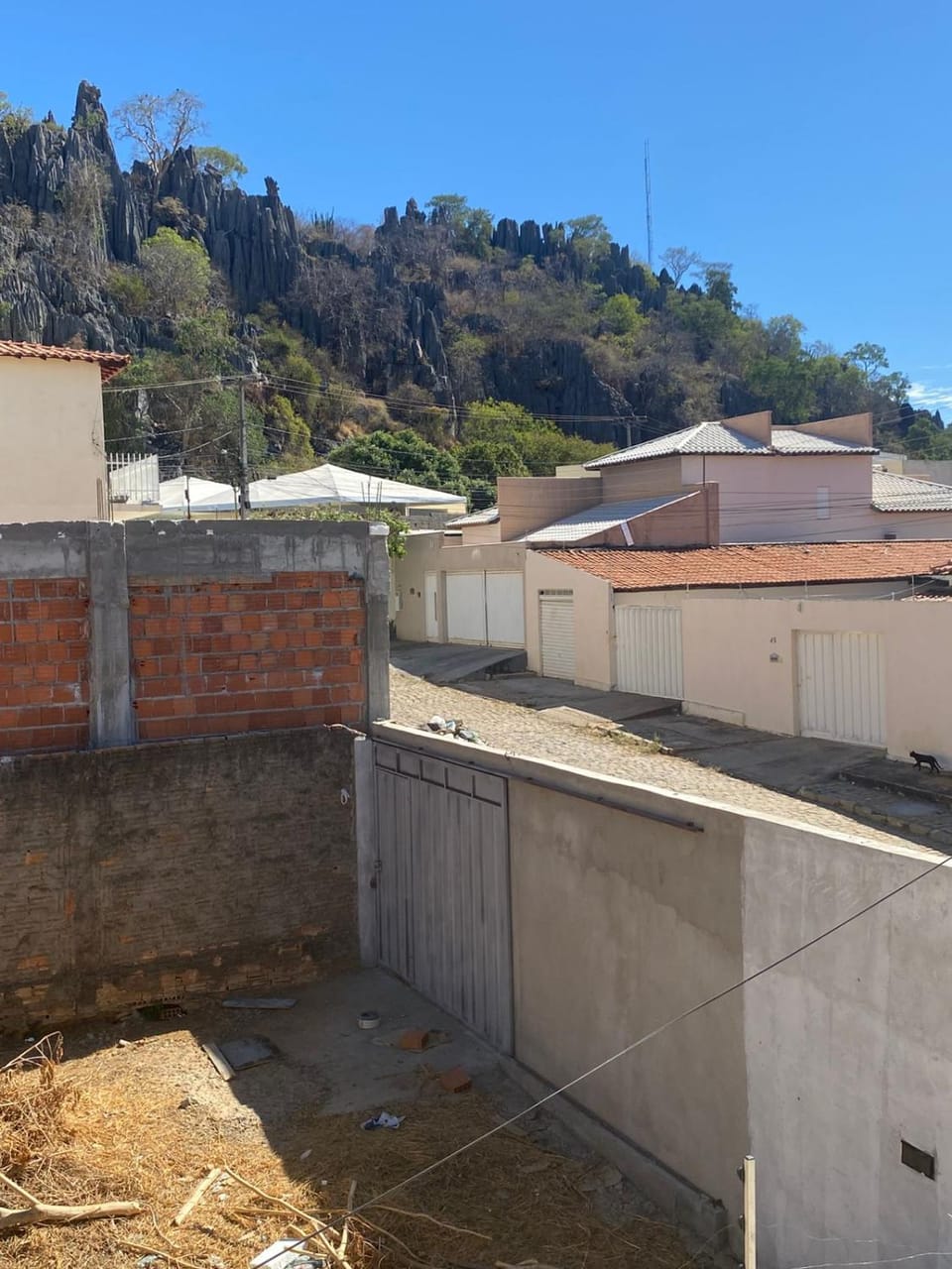 Property building, Natural landscape, Mountain view
