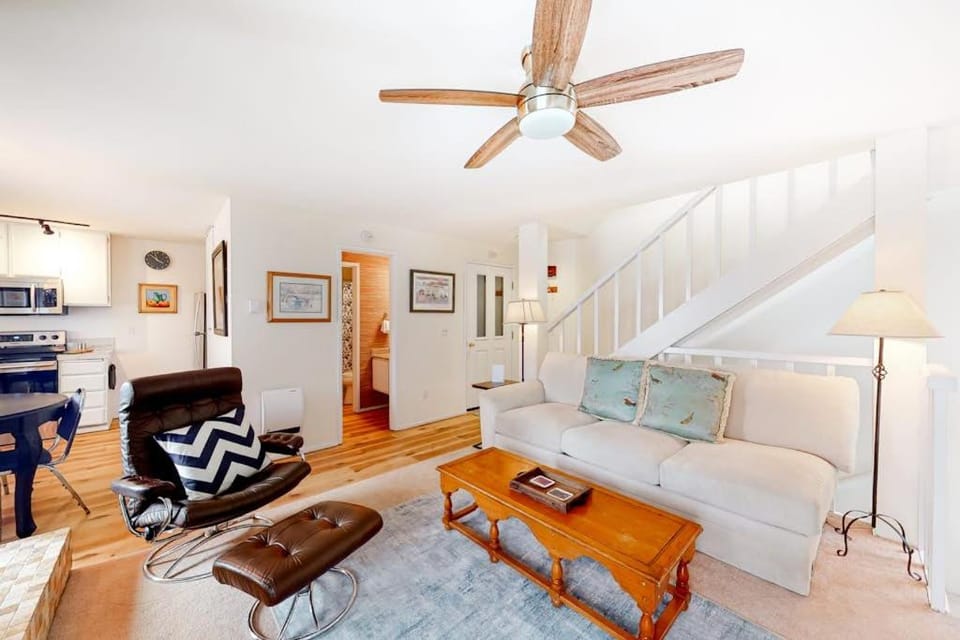 Valley Gem Upper Apartment in Elkhorn Village
