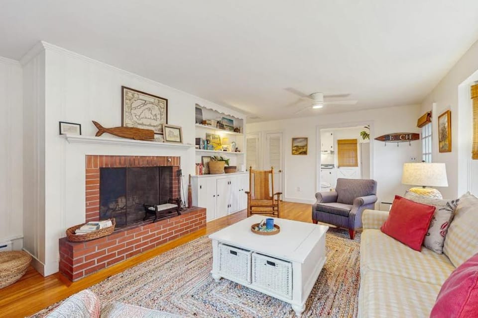 Cozy Corner House in Martha's Vineyard