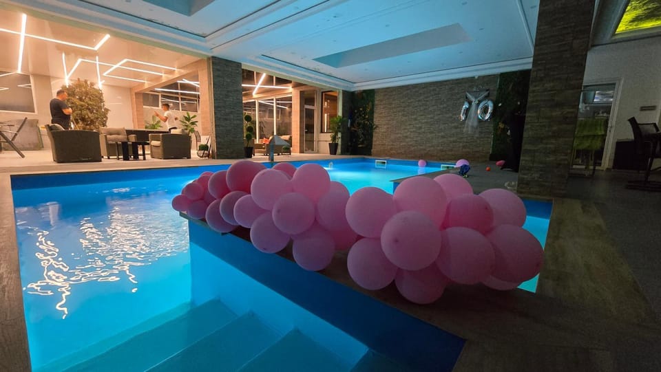 Bazen za uzivanje Apartment in Novi Sad