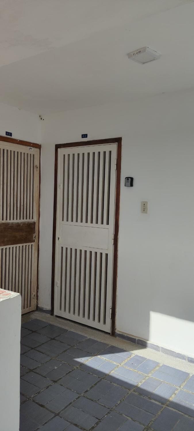 Apartamento Familiar bien ubicado en el Centro de Tucacas con vista al Mar Apartment in Venezuela
