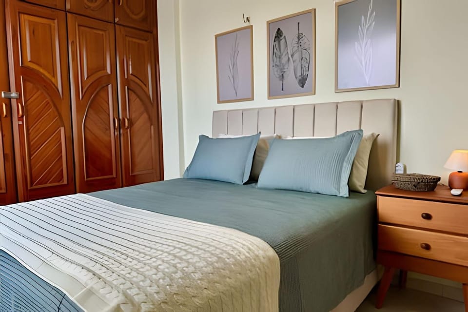 Bed, Photo of the whole room, Bedroom, towels, wardrobe, air conditioner