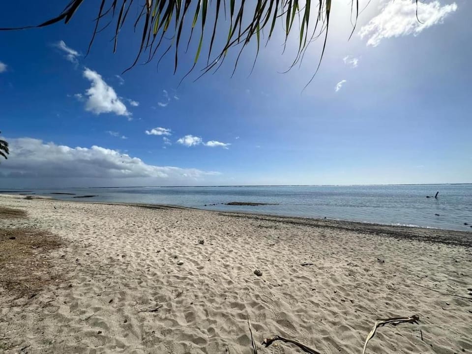 Tahiti Beach Loft - Pool - private beach access Apartment in Tahiti