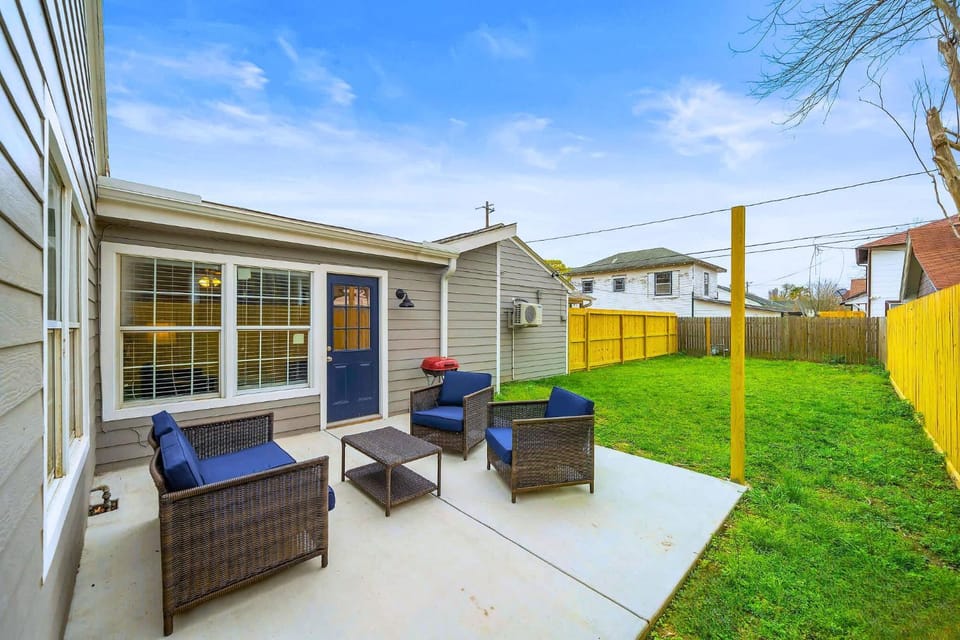 Baytown Getaway Patios BBQ Family-Friendly House in Baytown