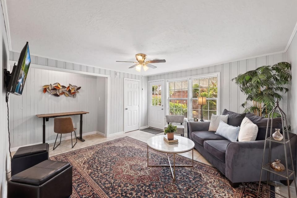 Baytown Getaway Patios BBQ Family-Friendly House in Baytown