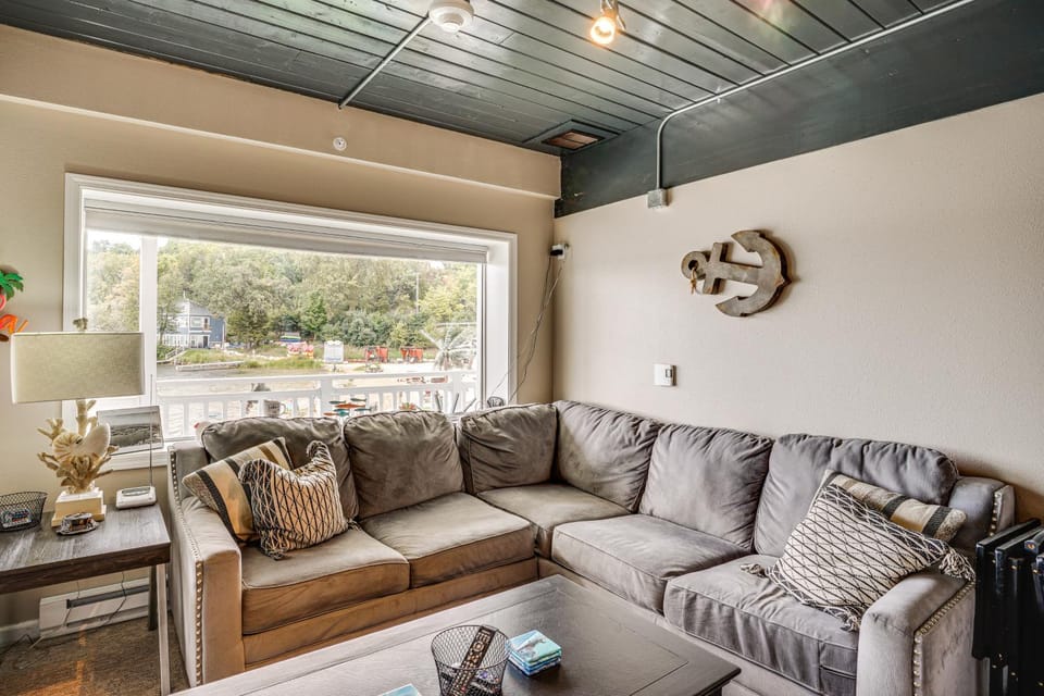 Lakefront Condo w/ Beach Access in Campbellsport! House in Wisconsin