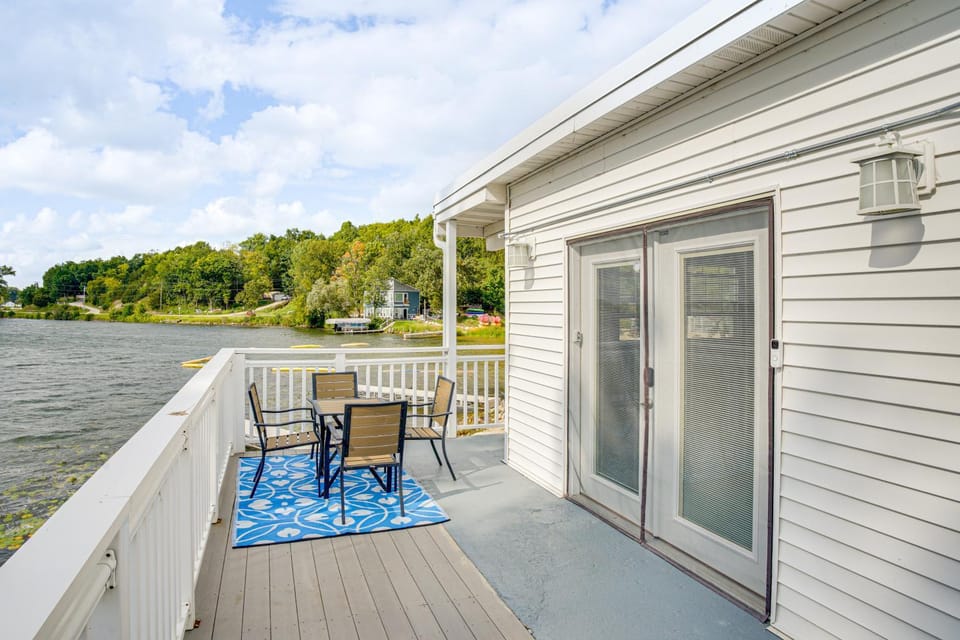 Lakefront Condo w/ Beach Access in Campbellsport! House in Wisconsin