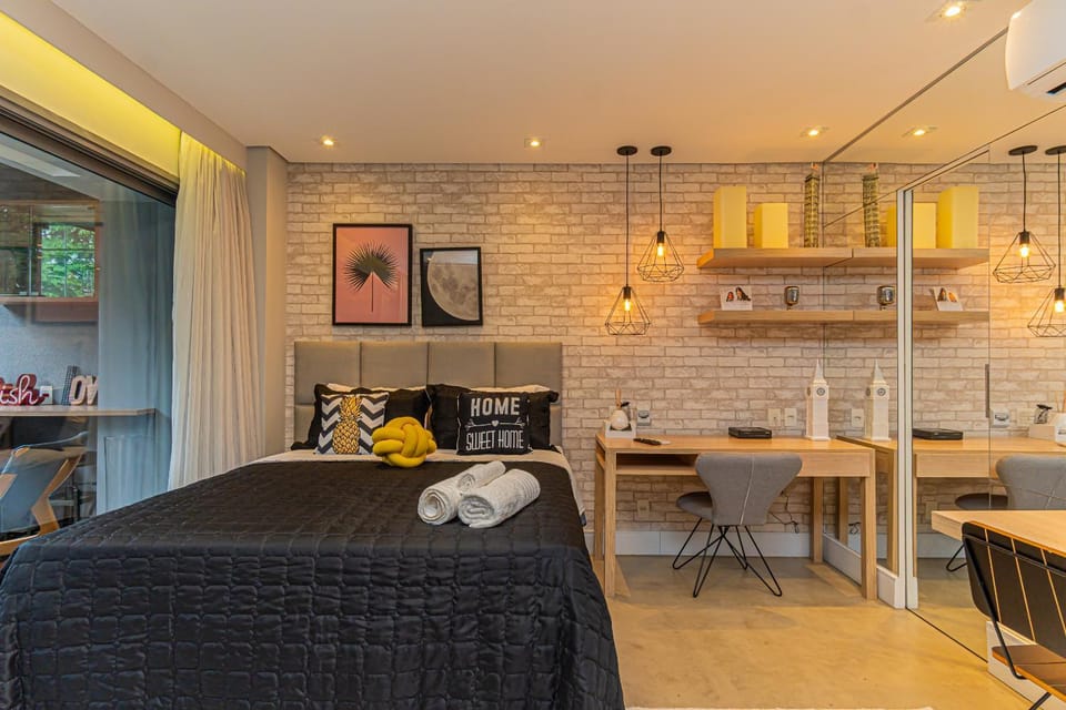 Property building, Bed, Kitchen or kitchenette, Living room, Photo of the whole room, Seating area, Dining area, Bedroom