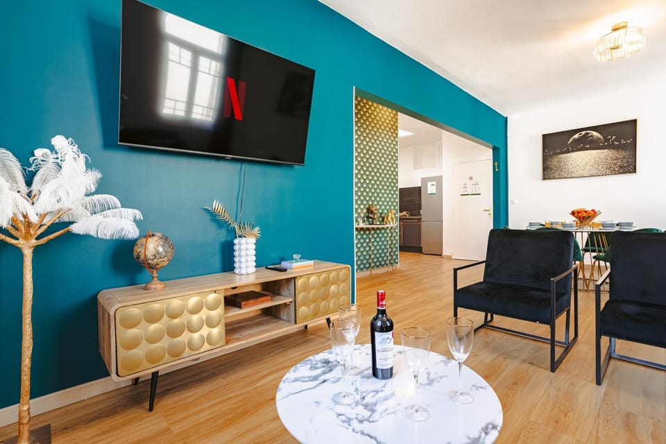 TV and multimedia, Living room, Seating area