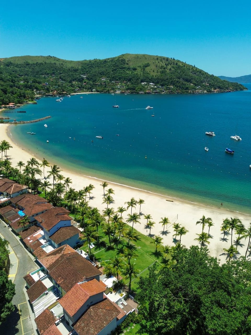 Casa pé na areia, Angra-Portogalo, fino acabamento House in Angra dos Reis