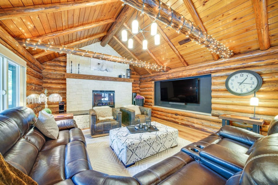 Contemporary Log Cabin Near Cle Elum Lake! Cabin in Cle Elum Lake