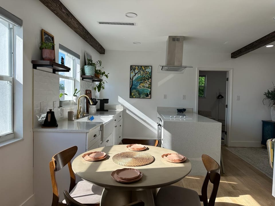2Miami Comfort Near Beaches & Downtown 2 Flr House in Miami