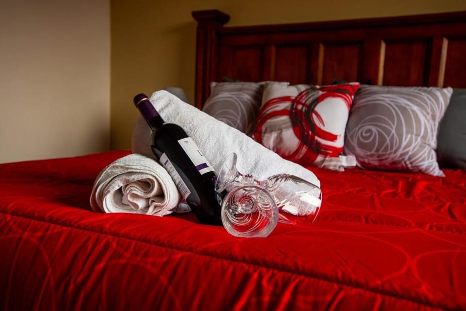 Bed, Photo of the whole room, Bedroom, towels