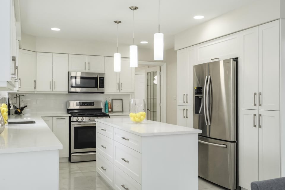 Kitchen or kitchenette, dishwasher, oven, pet friendly, stove, toaster