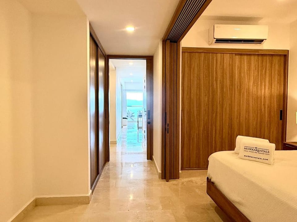 Moikkarentals Beachfront 1BR Harbor171-N1702 PV Apartment in Puerto Vallarta
