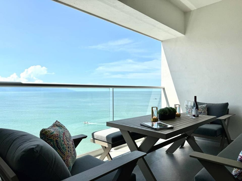 Moikkarentals Beachfront 1BR Harbor171-N1702 PV Apartment in Puerto Vallarta