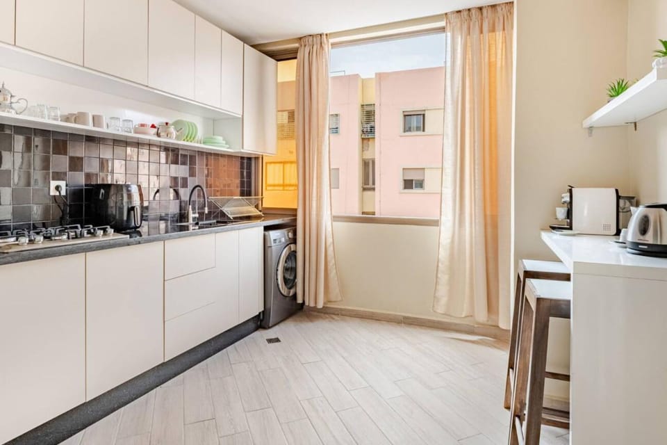 Kitchen or kitchenette, kitchen