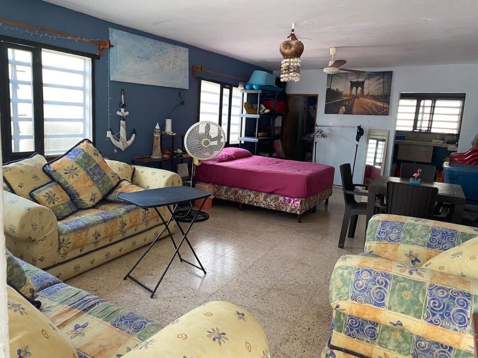 Casita Azul del mar, sencilla con fresca brisa House in State of Yucatan