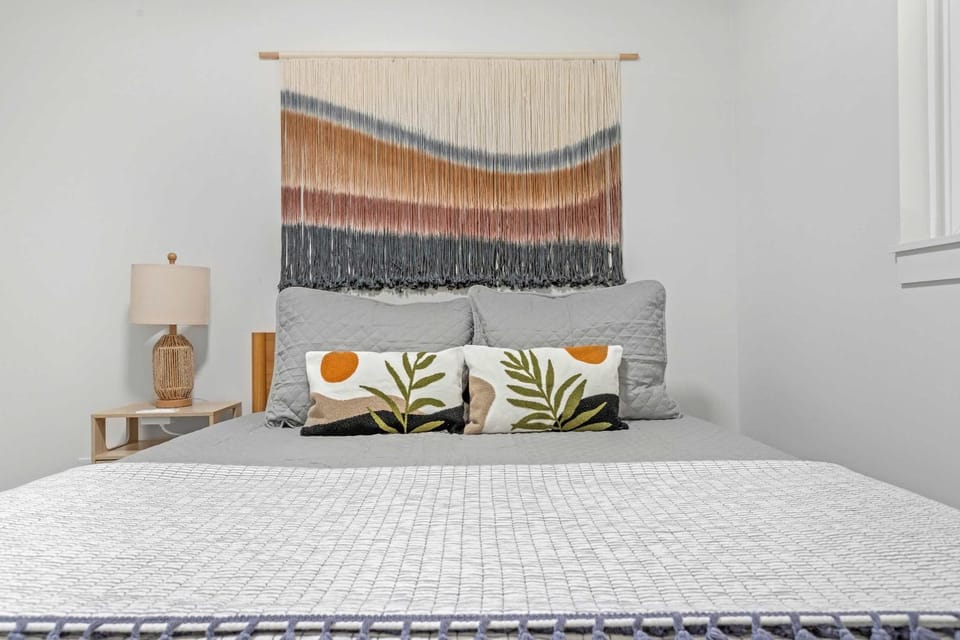 Modern Country Home Near Downtown & Bike Trail House in Santa Rosa