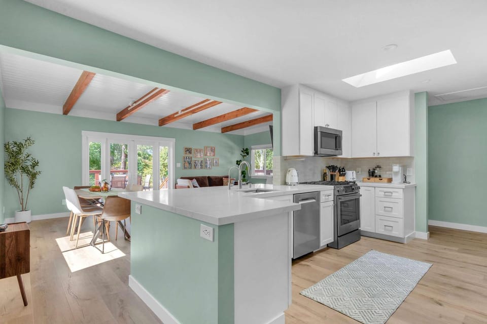 Modern Country Home Near Downtown & Bike Trail House in Santa Rosa