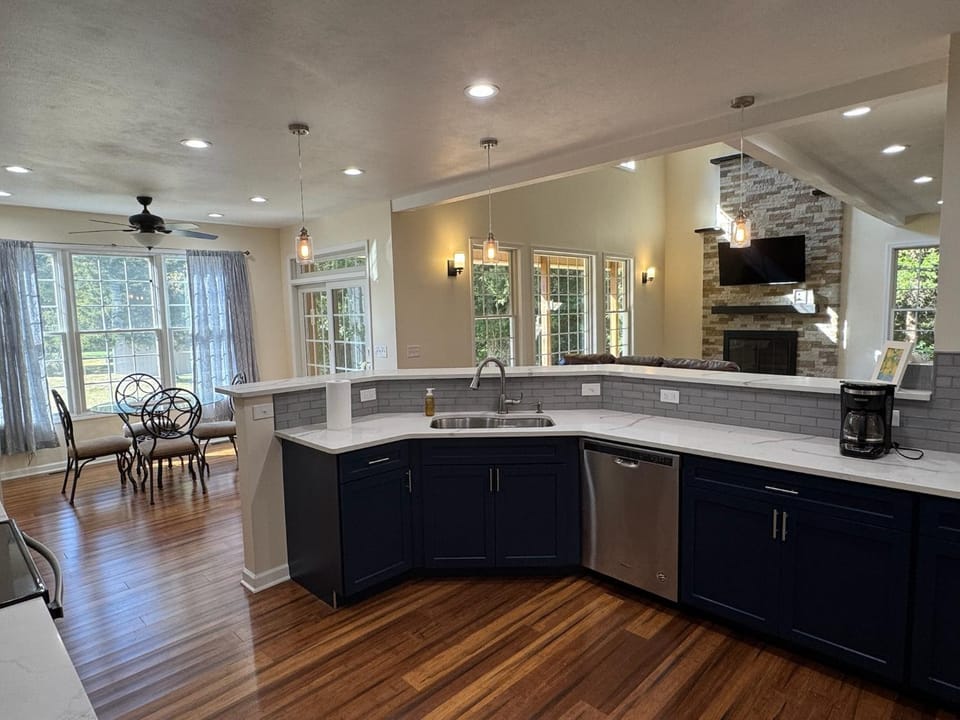 Large Family Gathering Home on Kelleys Island House in Kelleys Island