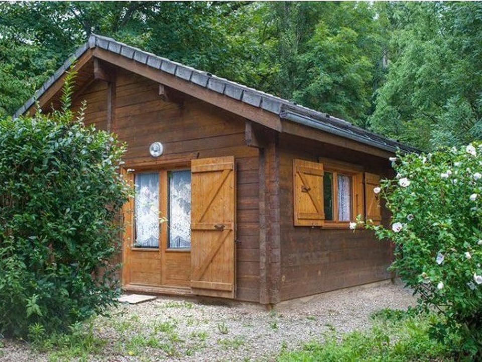 Appartement cosy avec terrasse à Sauveterre-de-Rouergue - API-1-52-755 Campground/ 
RV Resort in Occitanie