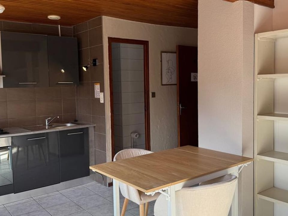 Appartement confortable avec cuisine équipée - API-1-52-759 Campground/ 
RV Resort in Vosges