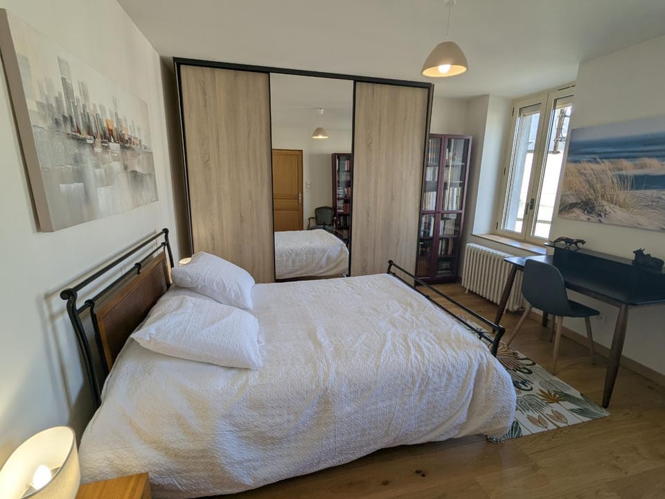 Appartement lumineux au cœur de Montargis avec vue sur le canal - FR-1-590-585 Apartment in Centre-Val de Loire