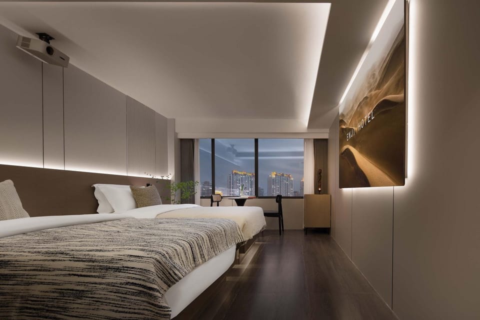 Seating area, Bedroom