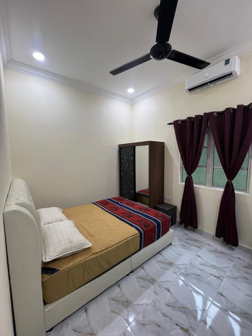 Bed, Bedroom, air conditioner