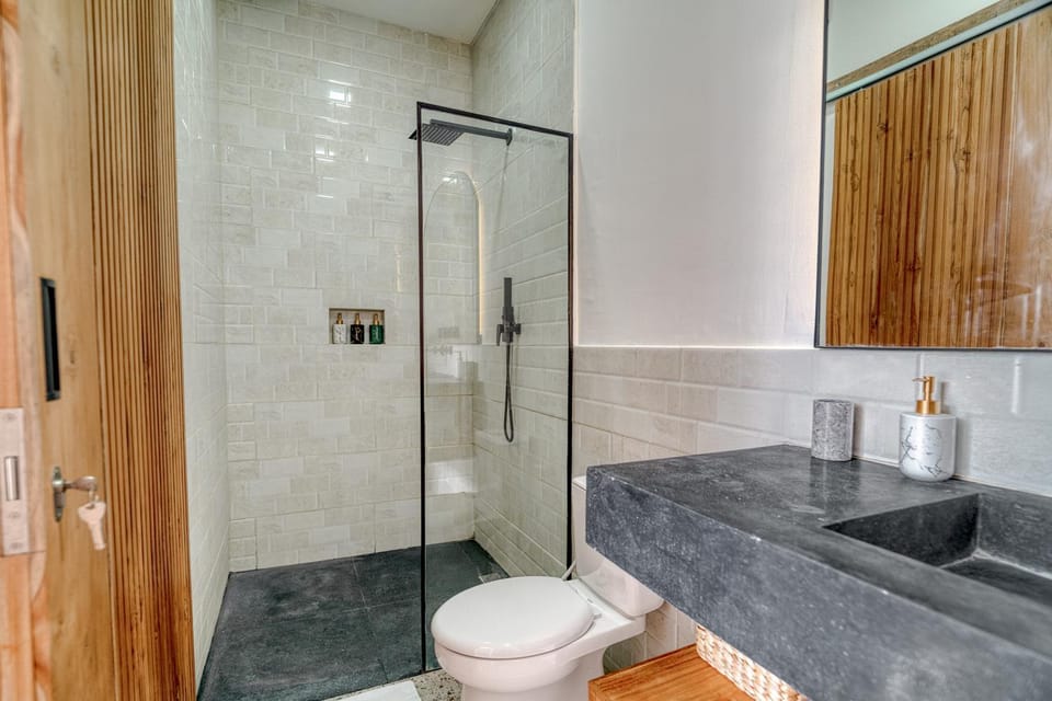 Shower, Bathroom, towels