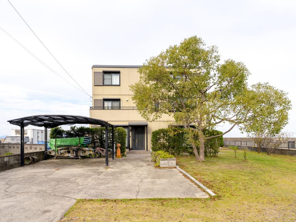 Property building, Day, Natural landscape