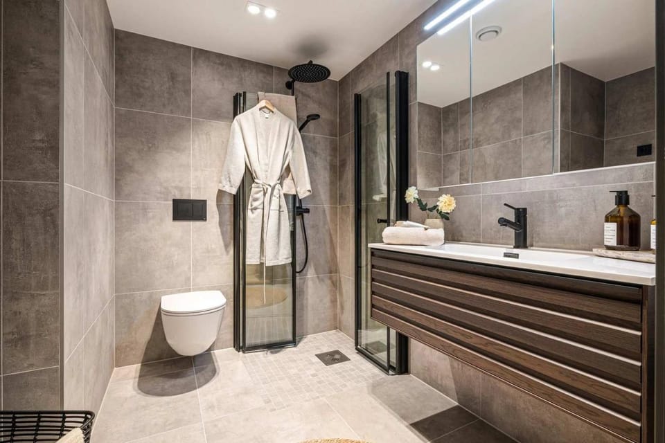Brand New & High-End 3 Bedrooms 2 Bathrooms Central Apartment House in Bergen