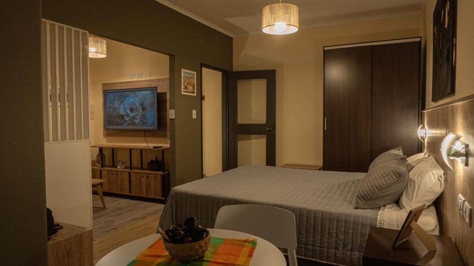 Communal lounge/ TV room, Bed, TV and multimedia
