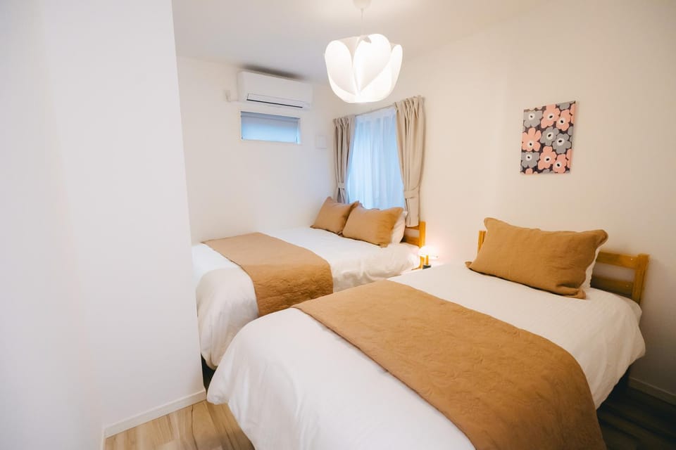 Bed, Bedroom, air conditioner