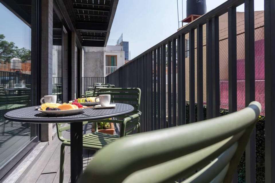 Capitalia - Simply The Best Condo Apartment in Mexico City