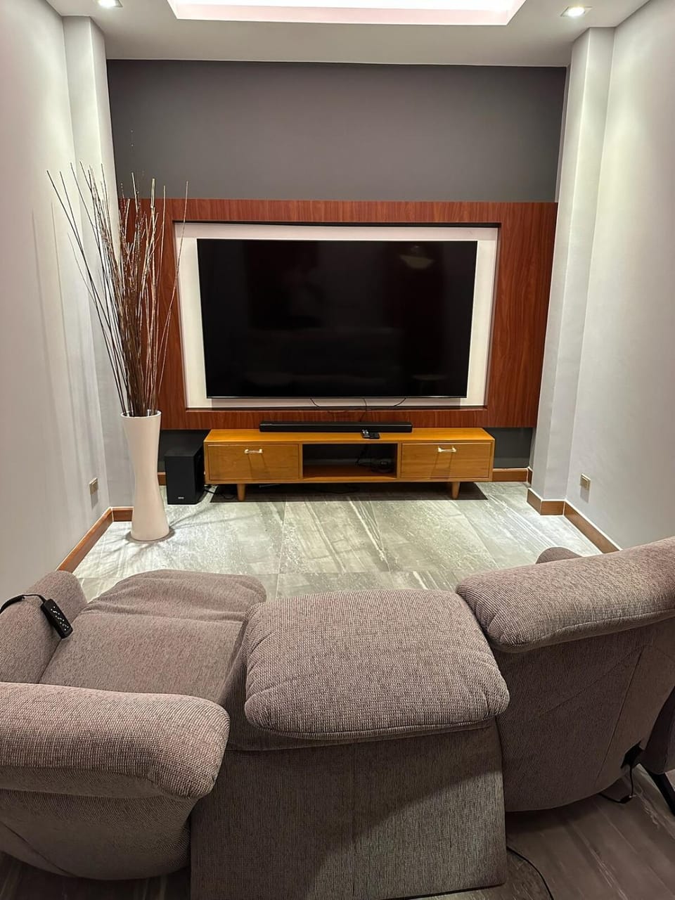TV and multimedia, Seating area, Evening entertainment