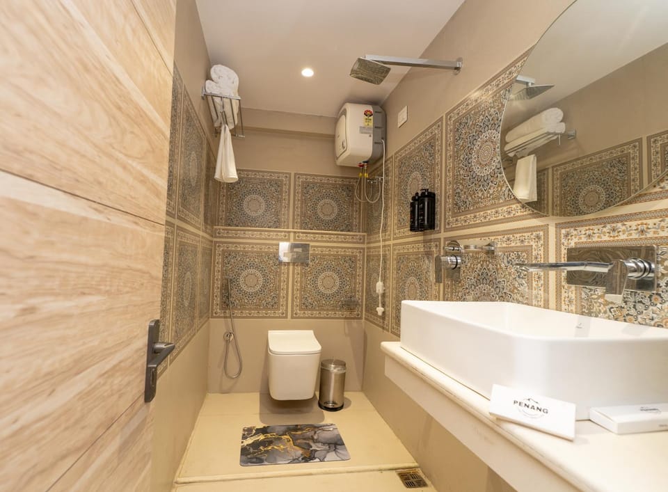 Shower, Toilet, Bathroom, Bath, towels