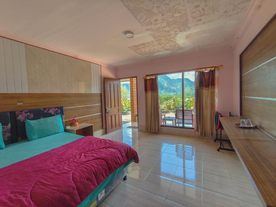 Bed, Natural landscape, View (from property/room), View (from property/room), Photo of the whole room, Bedroom, Garden view, Garden view