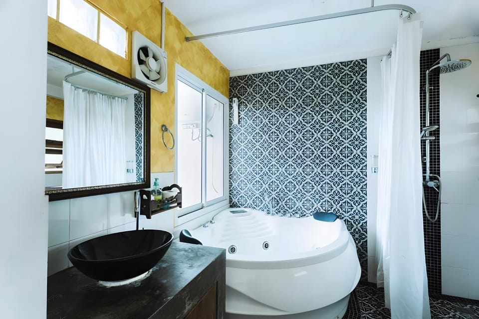 Shower, Bathroom, Bath, towels