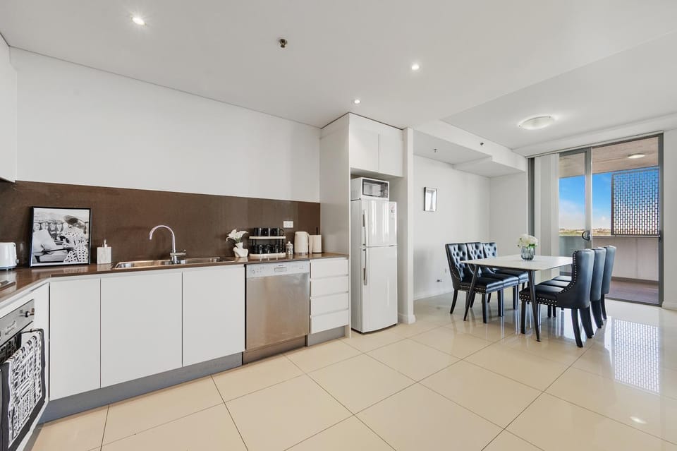 Kitchen or kitchenette, Dining area, dishwasher, oven, stove, toaster