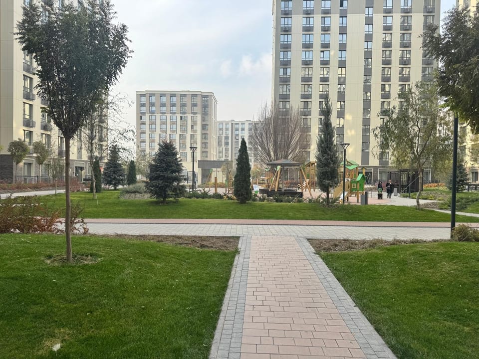 Красивая и уютная 1 комнатная квартира в центре парка ЖК АТАМУРА Apartment in Kazakhstan