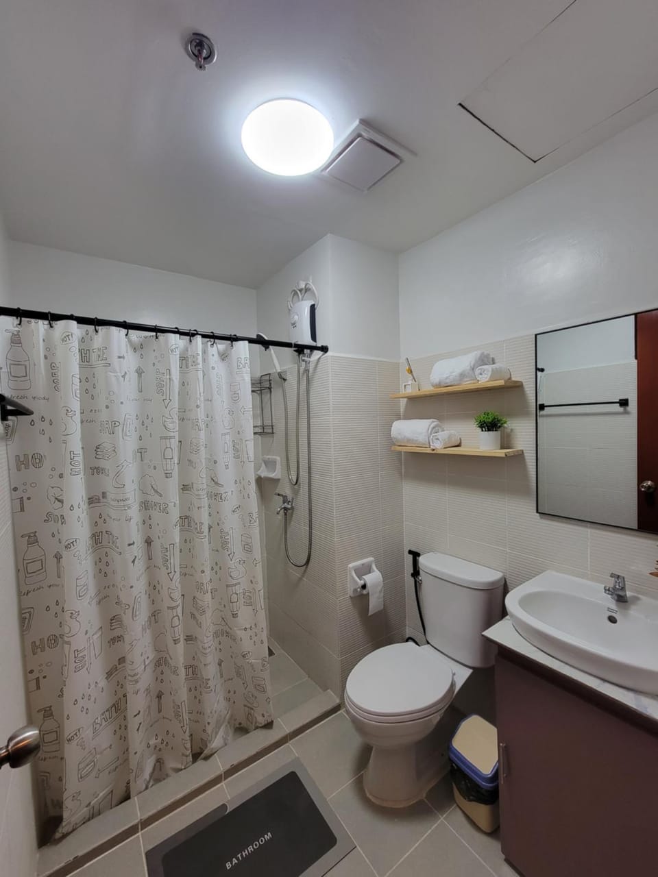 Shower, Toilet, Bathroom, bidet, towels
