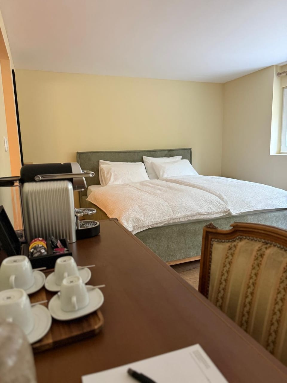 Bed, Coffee/tea facilities, Kitchen or kitchenette, Photo of the whole room, Bedroom