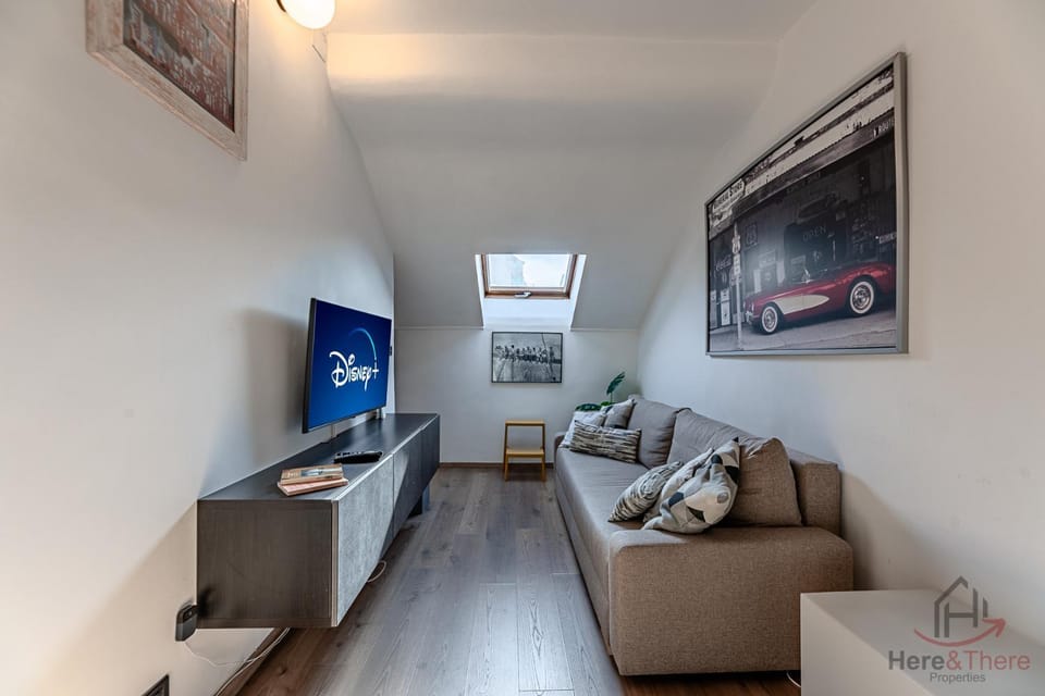 Communal lounge/ TV room, Living room