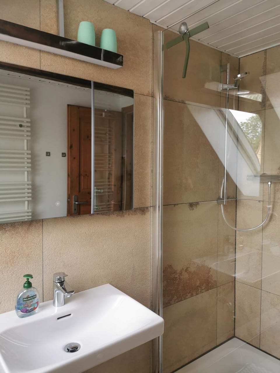 Shower, Bathroom, towels