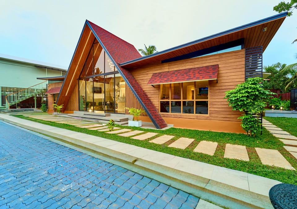 Property building, Facade/entrance, Garden