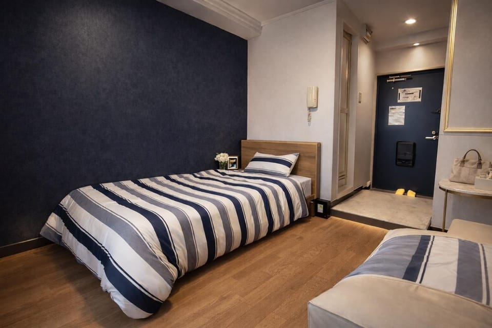 Osaka Umeda West JR Tsukamoto Inn 35 Apartment in Osaka
