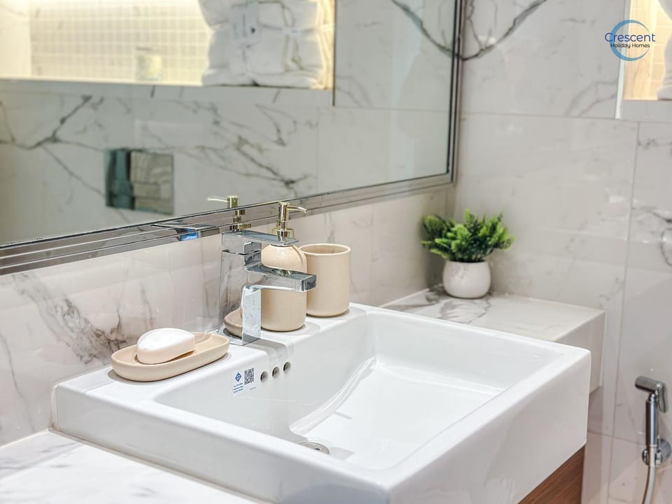 Bathroom, towels