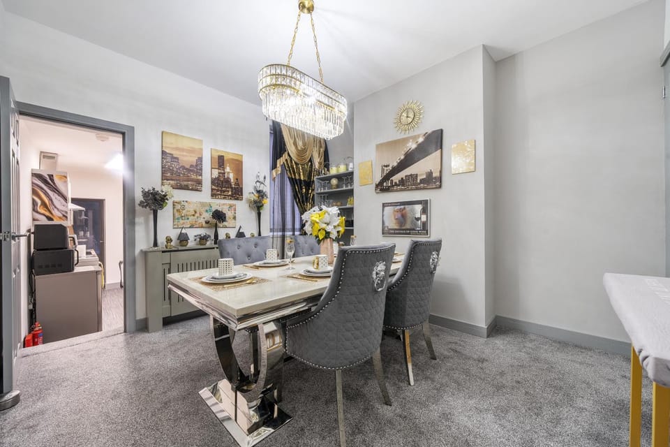 Kitchen or kitchenette, Living room, Decorative detail, Seating area